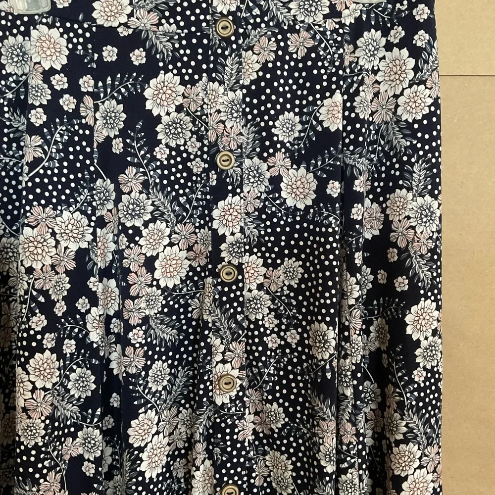 SJS maxi skirt. Navy blue floral. Size M - Picture 3 of 8
